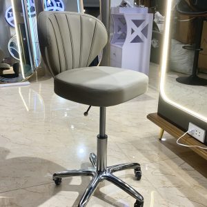 ghe tho trang 1 3108.jpg